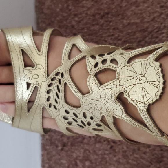 Carlos Santana open toe sandals - Picture 8 of 8